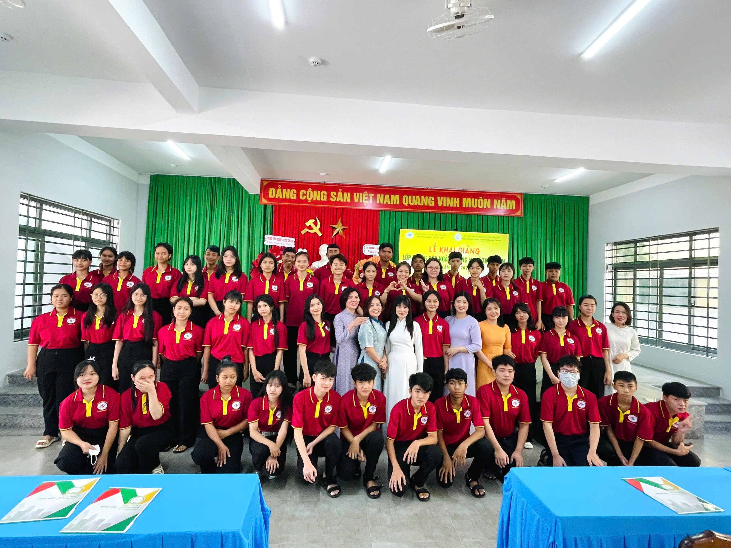 KHAI GIẢNG LỚP CÔNG NGHỆ THÔNG TIN